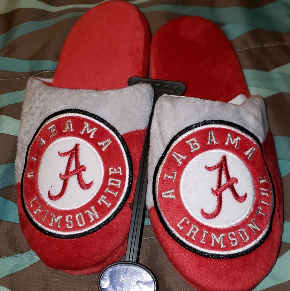 Brand New Men's "Alabama Crimson Tide" house shoes